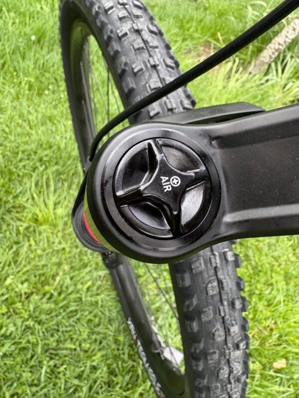 Trek Top Fuel 8 XT 3e gen Gris Mercury – Image 12